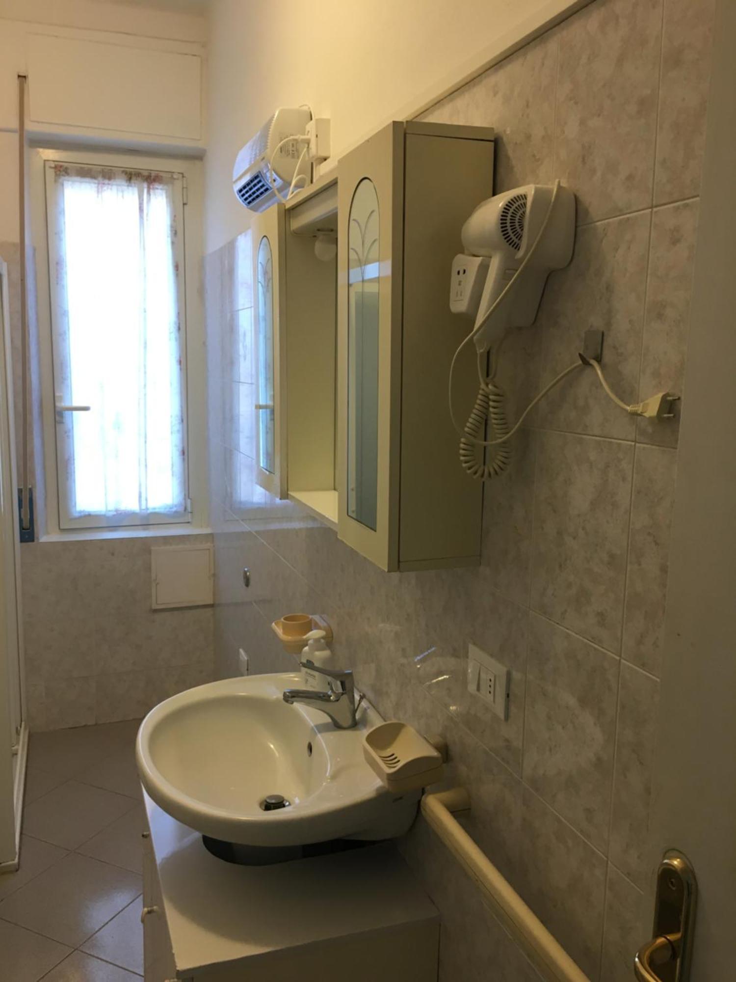 Appartamento Miramare, 2 Camere, Cucina, Bagno, Ventimiglia Exteriér fotografie