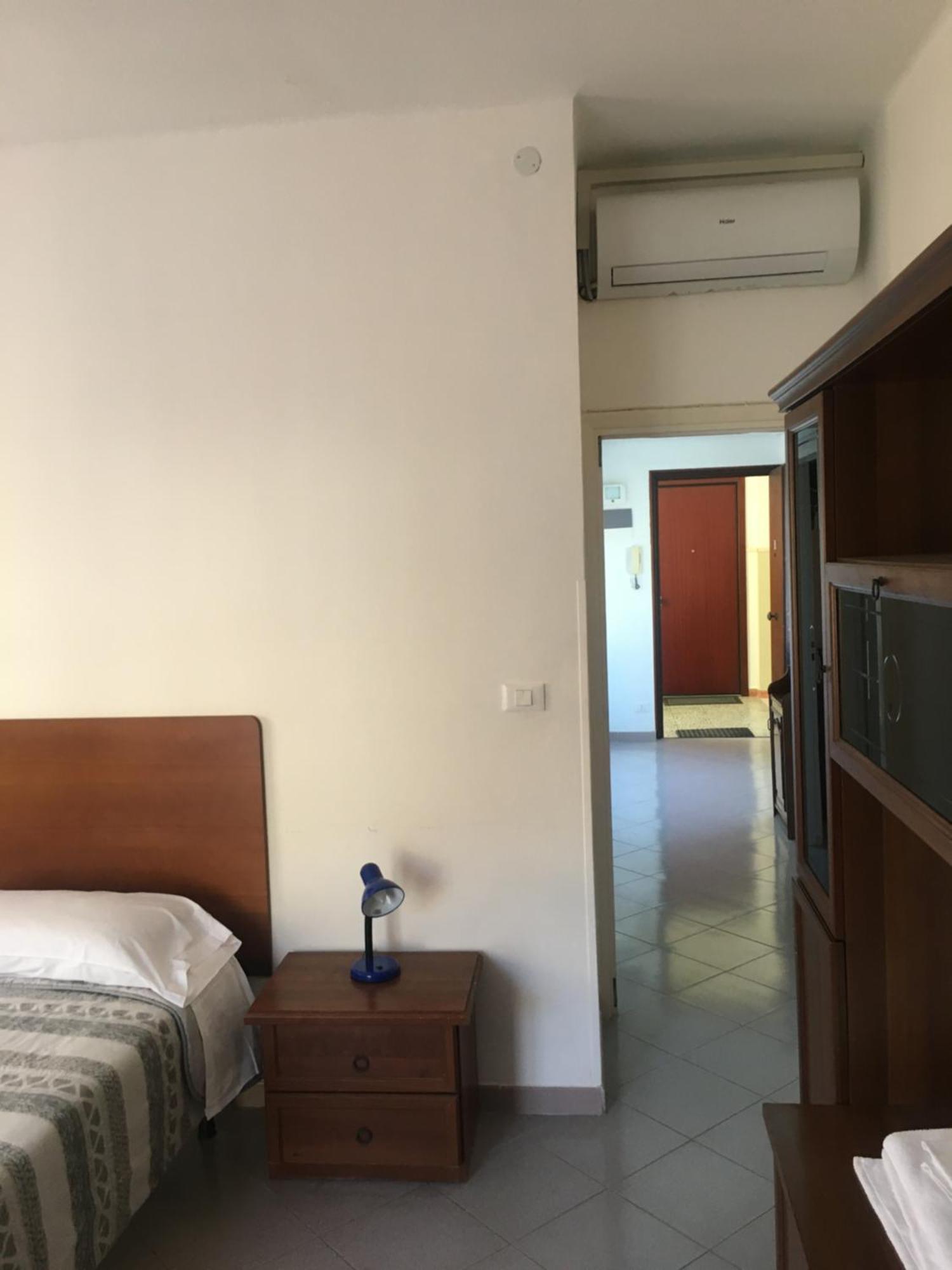 Appartamento Miramare, 2 Camere, Cucina, Bagno, Ventimiglia Exteriér fotografie